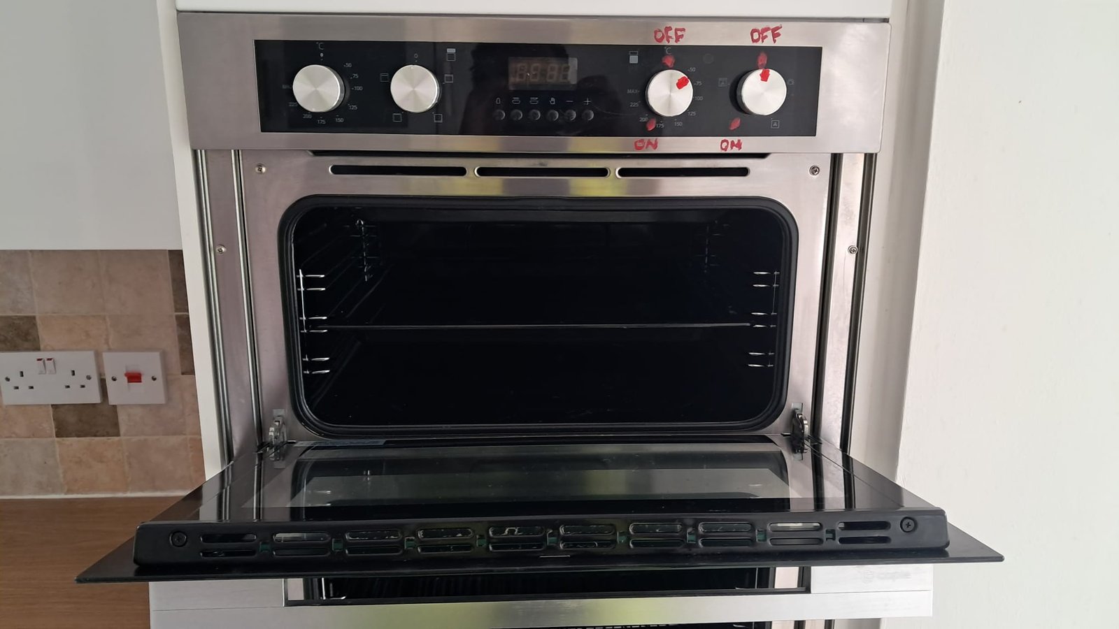 Open oven following the bungalow deep clean by Cyklone Cleaning